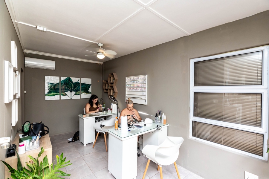 9 Bedroom Property for Sale in Nahoon Eastern Cape